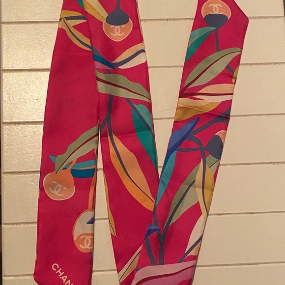 🔴SOLD🔴Pink Authentic Chanel Bandeau Scarf Twilly - Picture 5 of 9